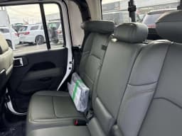 Jeep Gladiator Mojave 4x4 2026 — side view
