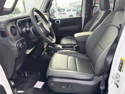 Jeep Gladiator Mojave 4x4 2026 — side view