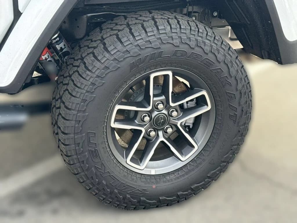 Jeep Gladiator Mojave 4x4 2026 — side view