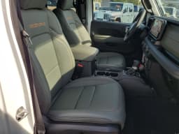 Jeep Gladiator Mojave 4x4 2026 — side view
