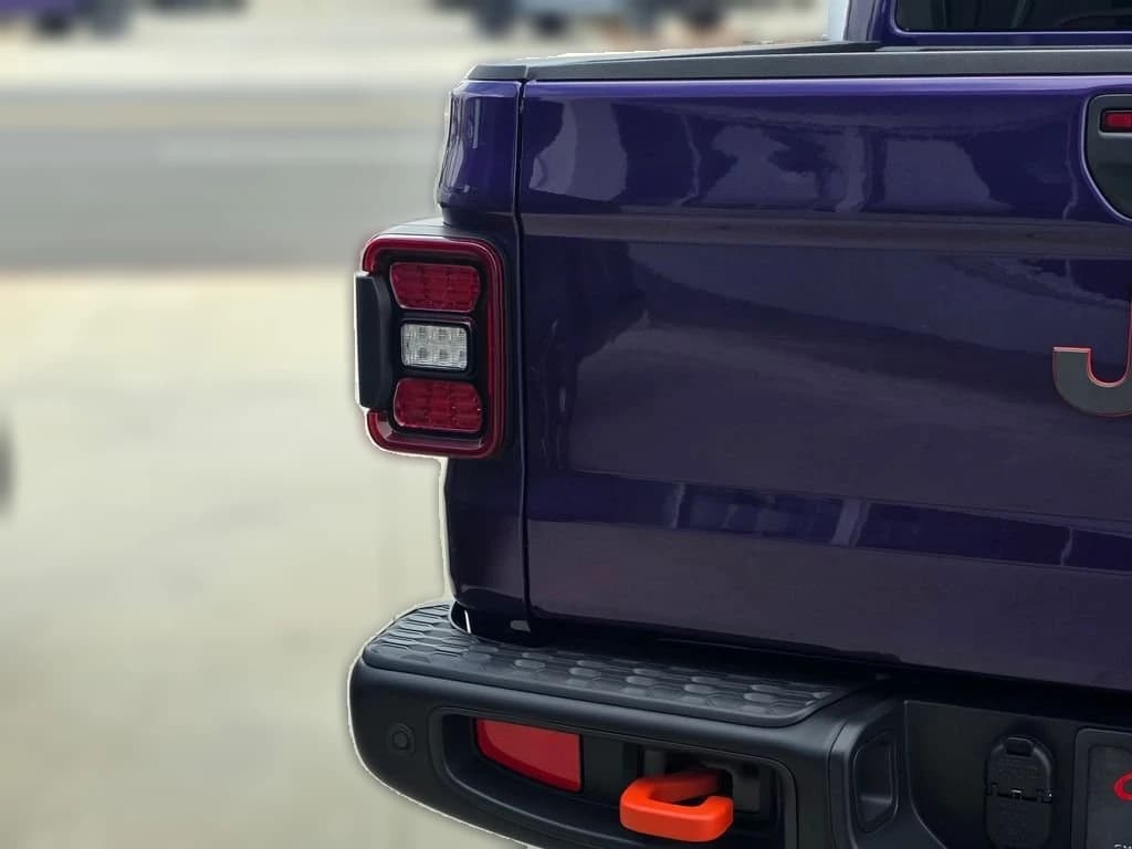 Jeep Gladiator Mojave 4x4 2026 — side view