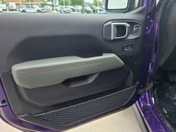 Jeep Gladiator Mojave 4x4 2026 — side view
