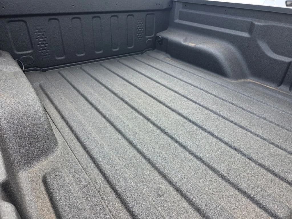 Jeep Gladiator Mojave 4x4 2026 — side view