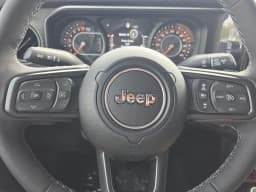 Jeep Gladiator Mojave 4x4 2026 — side view
