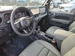Jeep Gladiator Mojave 4x4 2026 — side view