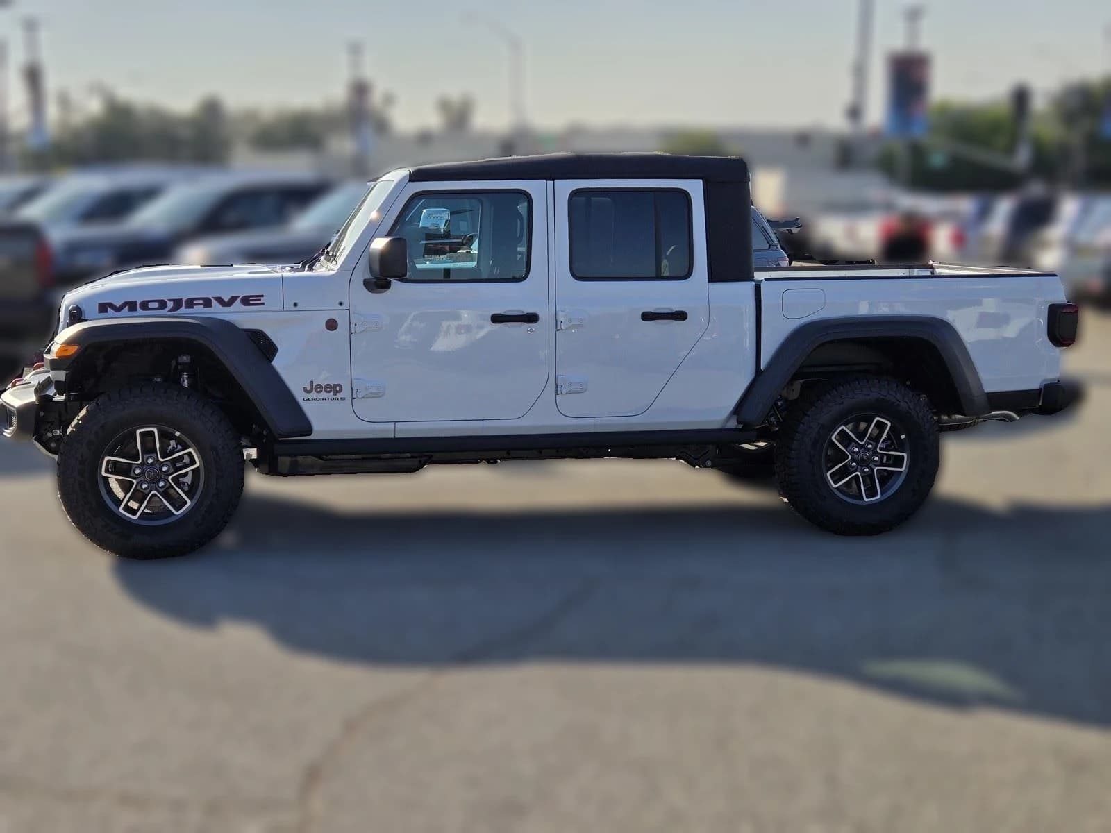 Jeep Gladiator Mojave 4x4 2026 — side view