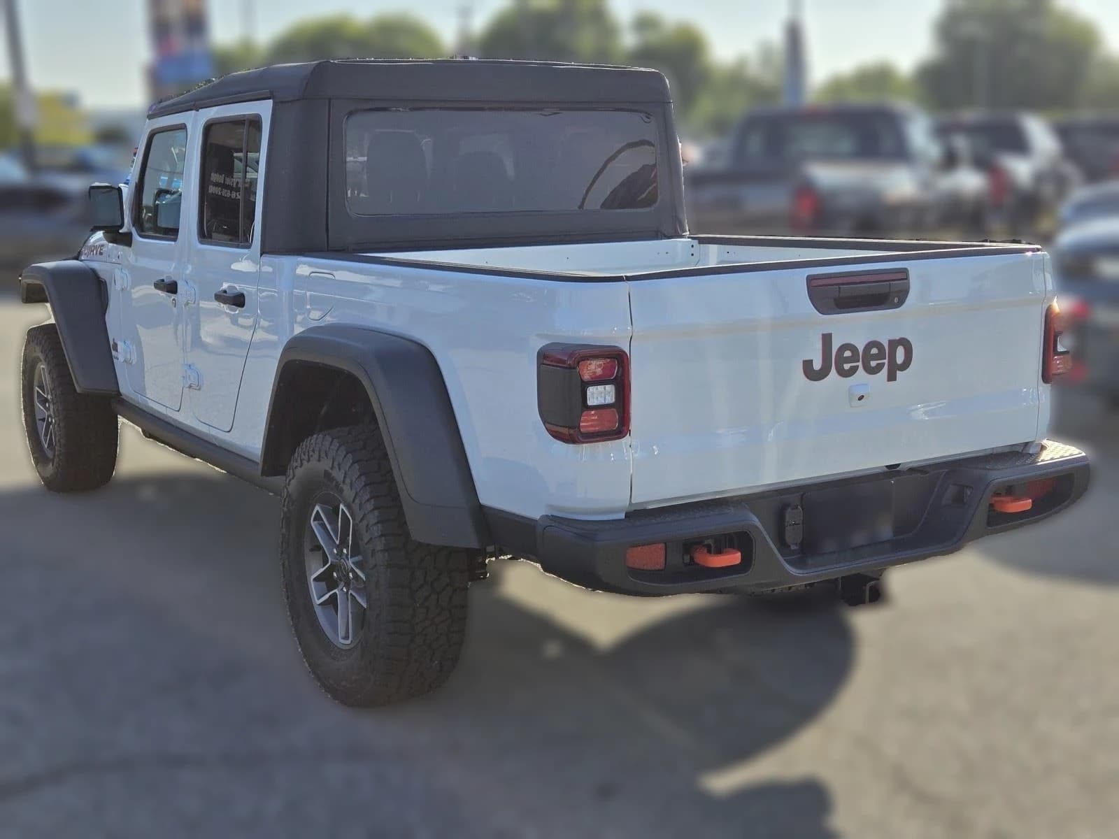 Jeep Gladiator Mojave 4x4 2026 — side view