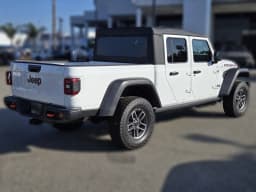 Jeep Gladiator Mojave 4x4 2026 — side view