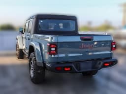 Jeep Gladiator Mojave X 4x4 2026 — side view