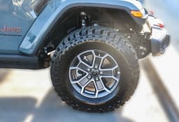 Jeep Gladiator Mojave X 4x4 2026 — side view