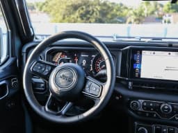 Jeep Gladiator Mojave X 4x4 2026 — side view