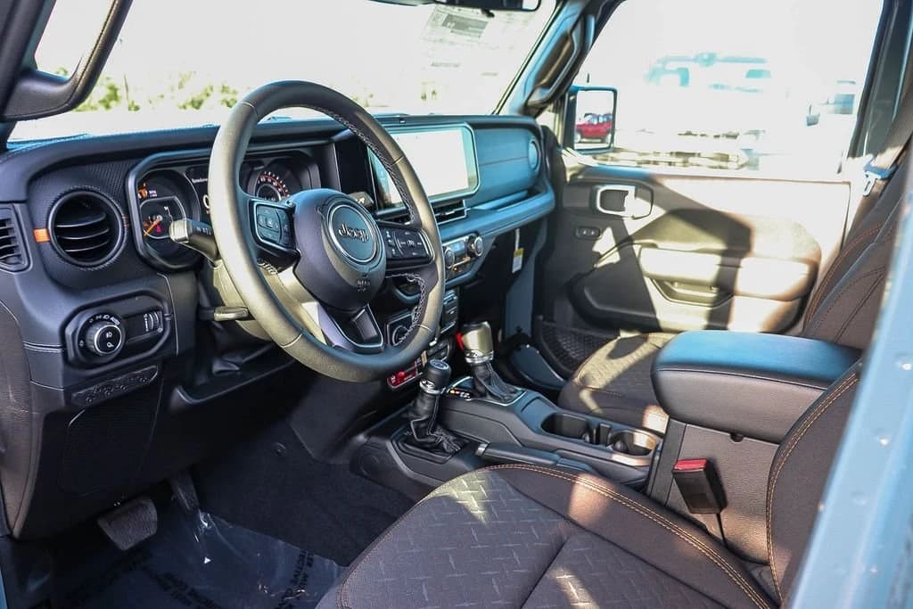 Jeep Gladiator Mojave X 4x4 2026 — side view