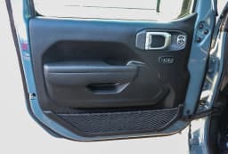 Jeep Gladiator Mojave X 4x4 2026 — side view
