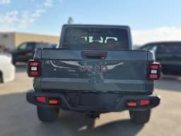 Jeep Gladiator Mojave 4x4 2026 — side view