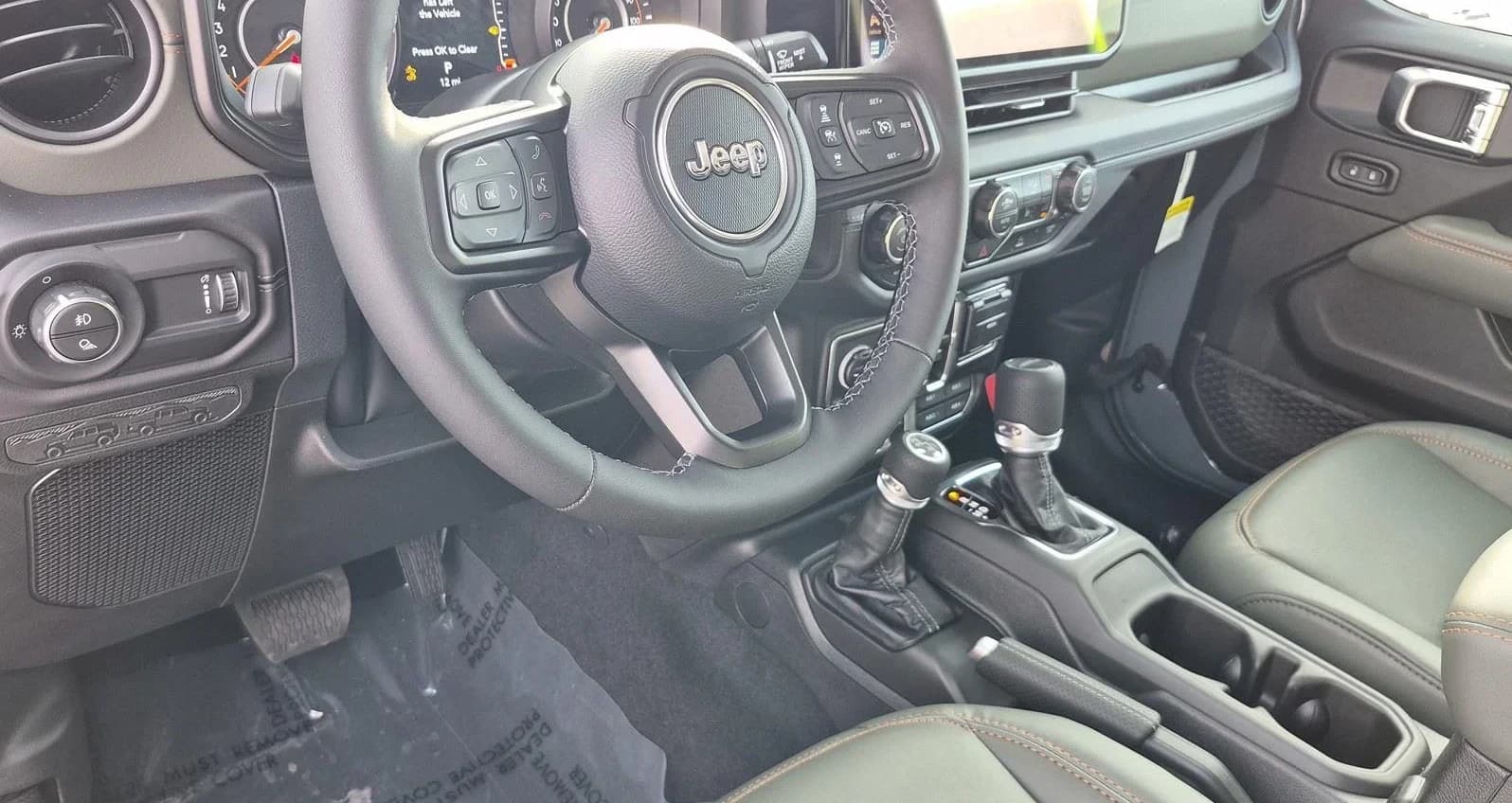 Jeep Gladiator Mojave 4x4 2026 — side view