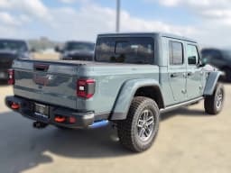 Jeep Gladiator Mojave X 4x4 2026 — side view
