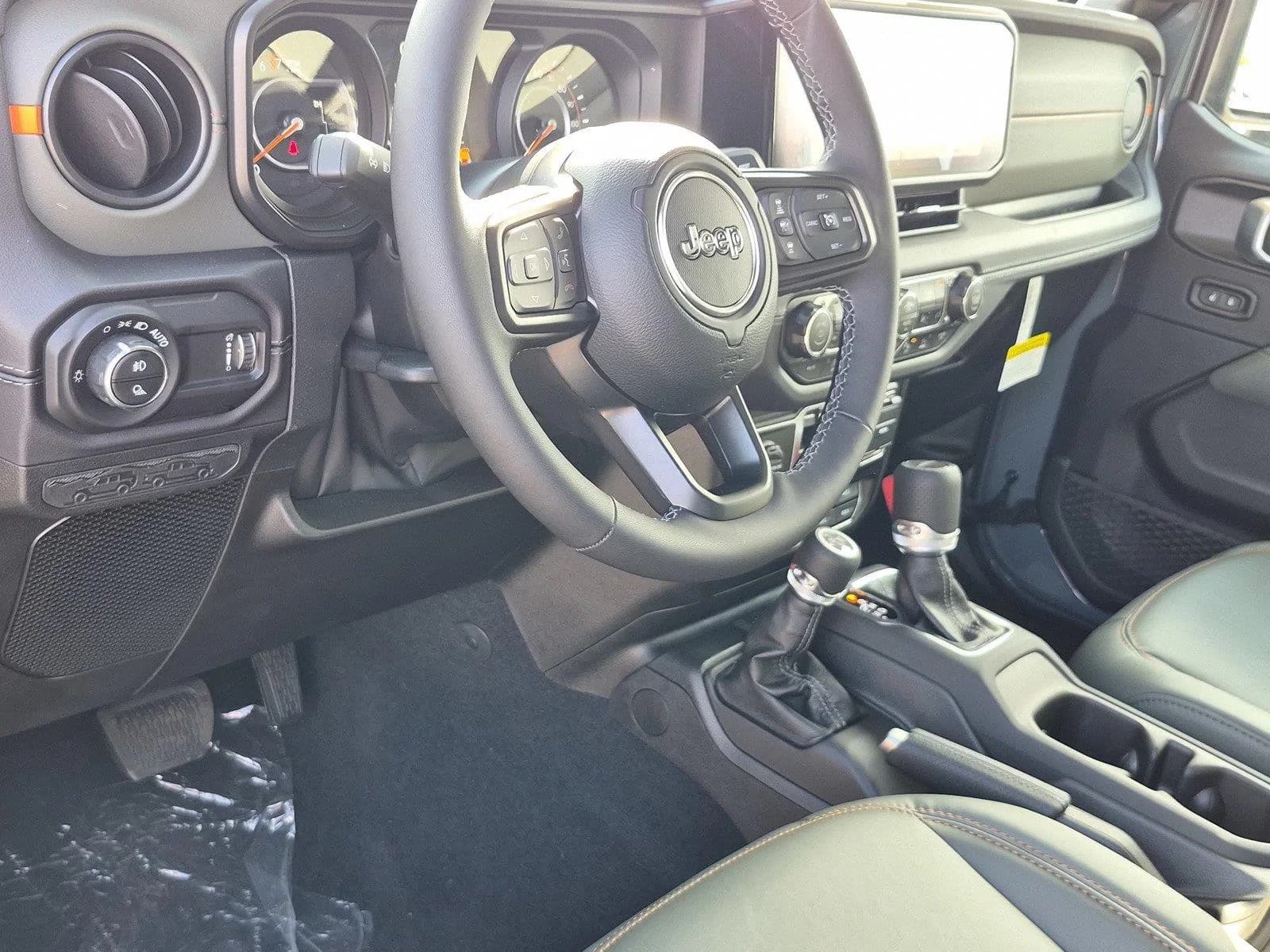 Jeep Gladiator Mojave X 4x4 2026 — side view