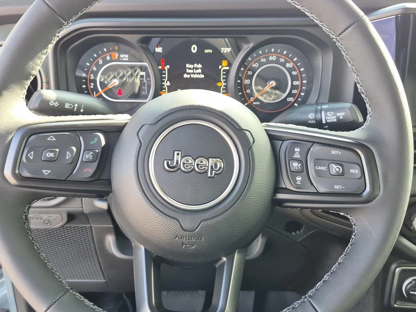 Jeep Gladiator Mojave X 4x4 2026 — side view