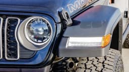 Jeep Gladiator Mojave 4x4 2026 — side view
