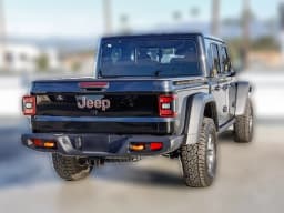 Jeep Gladiator Mojave 4x4 2026 — side view