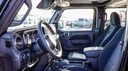 Jeep Gladiator Mojave 4x4 2026 — side view