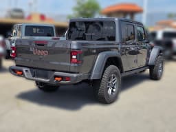 Jeep Gladiator Mojave X 4x4 2026 — side view