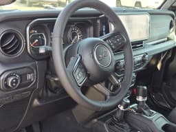 Jeep Gladiator Mojave X 4x4 2026 — side view