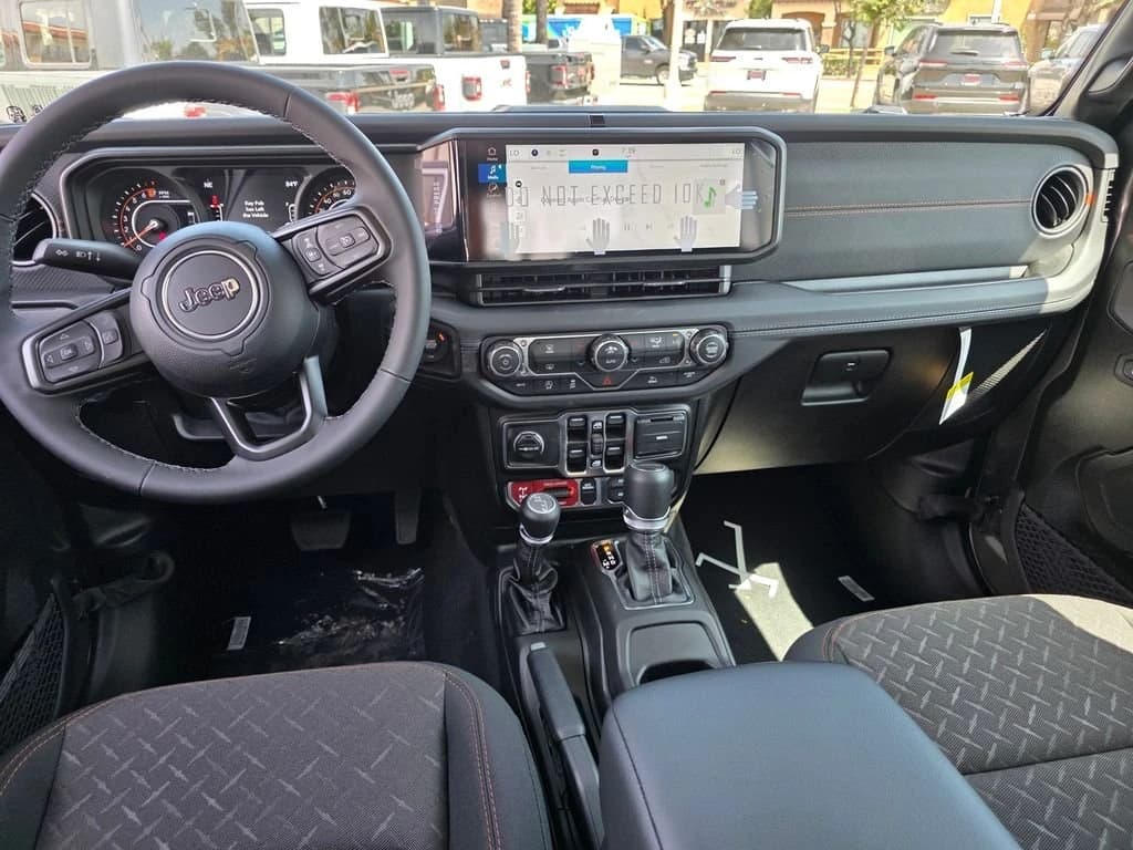 Jeep Gladiator Mojave X 4x4 2026 — side view