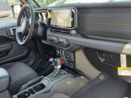 Jeep Gladiator Mojave X 4x4 2026 — side view