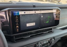 Jeep Gladiator Mojave X 4x4 2026 — side view