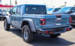 Jeep Gladiator Mojave X 4x4 2026 — side view