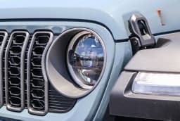 Jeep Gladiator Mojave X 4x4 2026 — side view