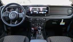 Jeep Gladiator Mojave X 4x4 2026 — side view