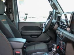 Jeep Gladiator Mojave X 4x4 2026 — side view