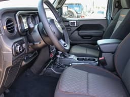 Jeep Gladiator Mojave X 4x4 2026 — side view