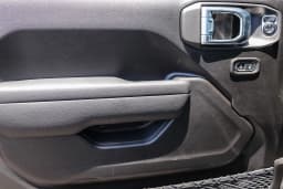 Jeep Gladiator Mojave X 4x4 2026 — side view