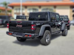 Jeep Gladiator Mojave 4x4 2026 — side view