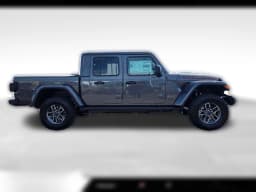 Jeep Gladiator Mojave X 4x4 2026 — side view
