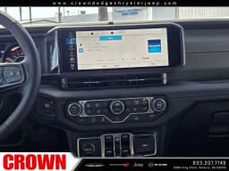 Jeep Gladiator Mojave X 4x4 2026 — side view