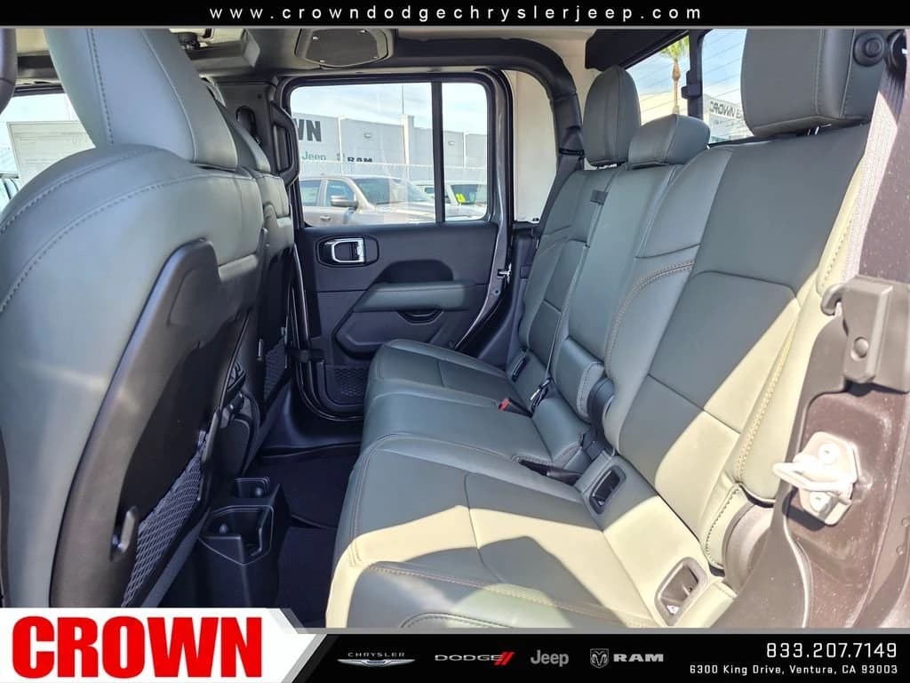 Jeep Gladiator Mojave X 4x4 2026 — side view