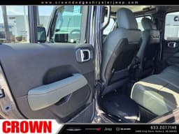 Jeep Gladiator Mojave X 4x4 2026 — side view