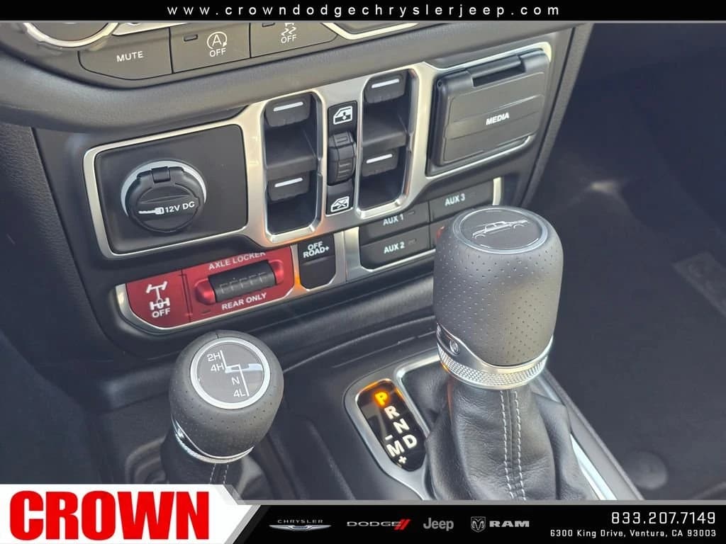 Jeep Gladiator Mojave X 4x4 2026 — side view