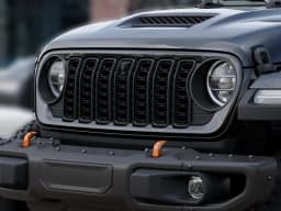 Jeep Gladiator Mojave X 4x4 2026 — side view