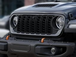 Jeep Gladiator Mojave X 4x4 2026 — side view