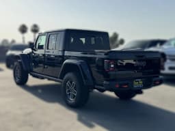 Jeep Gladiator Mojave X 4x4 2026 — side view