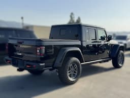 Jeep Gladiator Mojave X 4x4 2026 — side view