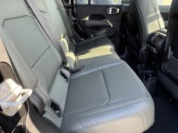 Jeep Gladiator Mojave X 4x4 2026 — side view