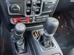 Jeep Gladiator Mojave X 4x4 2026 — side view