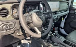 Jeep Gladiator Mojave 4x4 2026 — side view