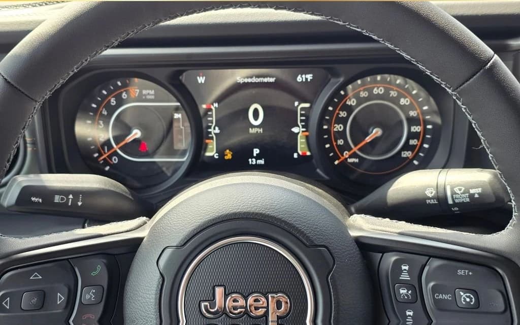 Jeep Gladiator Mojave 4x4 2026 — side view